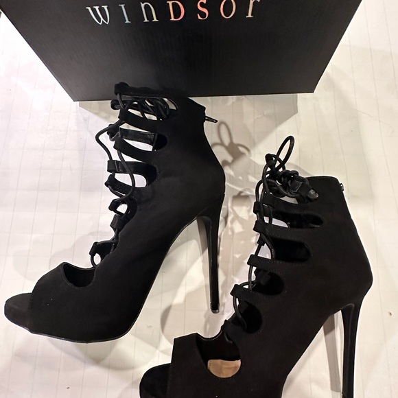 Chic Lace-Up Caged Stiletto Black Suede Booties Size 8 - Picture 2 of 8